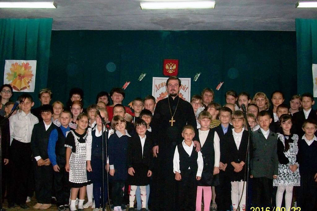 24 сентября протоиерей Кассиан Кравцов провел встречу с учащимися школы-интерната №3 станицы Казанской
