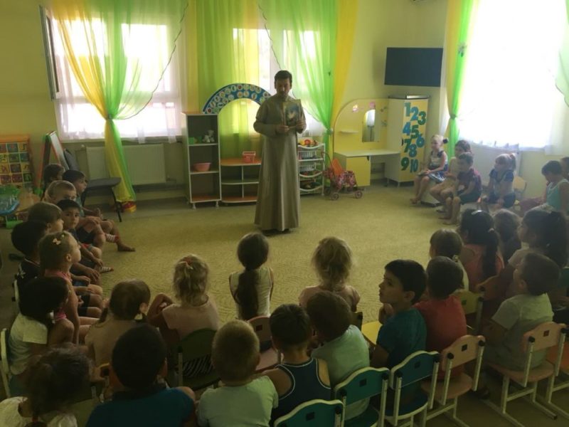 В детских садах станицы Казанской 17 августа прошли беседы с детьми, посвященные празднику Преображение Господне