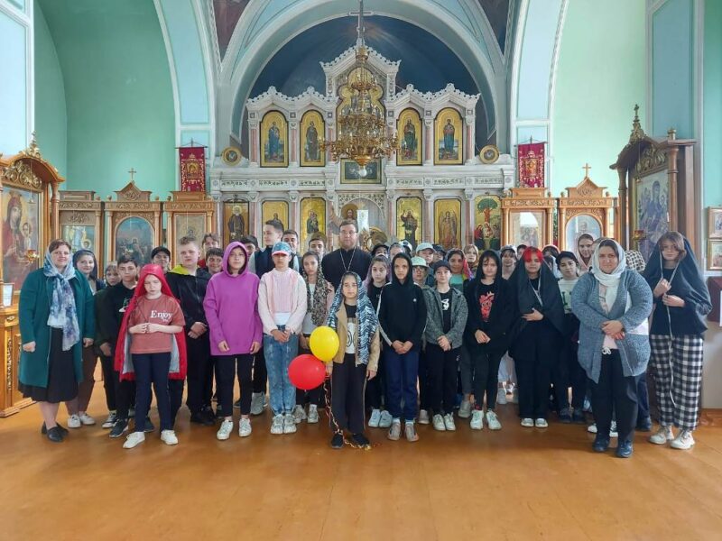 В Свято-Троицком храме станицы Казанской прошло занятие с учащимися школы искусств