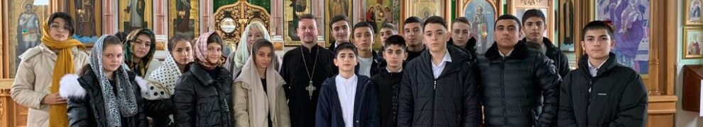 В Свято-Троицком храме станицы Казанской прошло занятие с учащимися школы №19