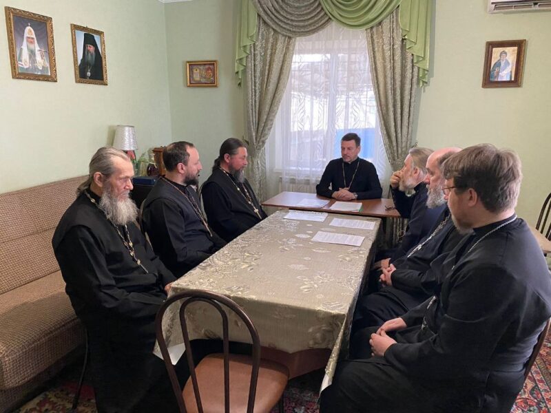 Священнослужители Кавказского благочиния совершили Литургию и провели братское совещание