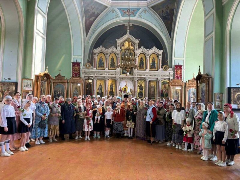 Праздник жен — Мироносиц в Свято-Троицком храме станицы Казанской