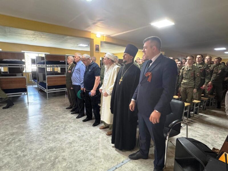 Протоиерей Кассиан Кравцов поздравил военнослужащих с Днем Победы Протоиерей Кассиан Кравцов провел запланированную встречу с военнослужащими части №32290