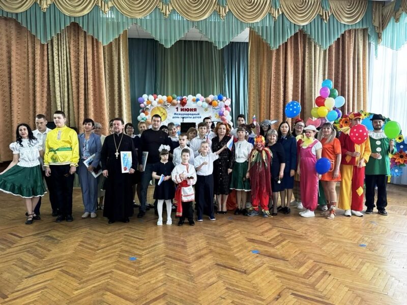 В день защиты детей протоиерей Кассиан Кравцов посетил дом-интернат